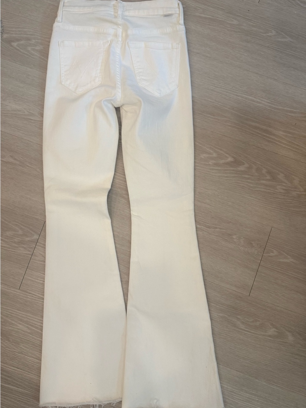 MOTHER Weekender Fray White Flare Jeans
NWOT - Picture 2 of 6